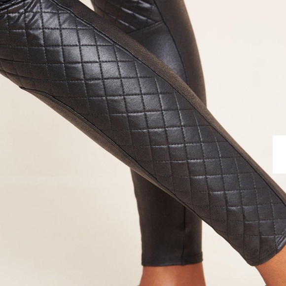 SPANX Faux Leather quilted Moto Legging size Small - Picture 4 of 10
